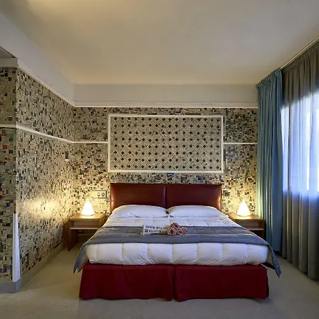 Hotel Albornoz Palace