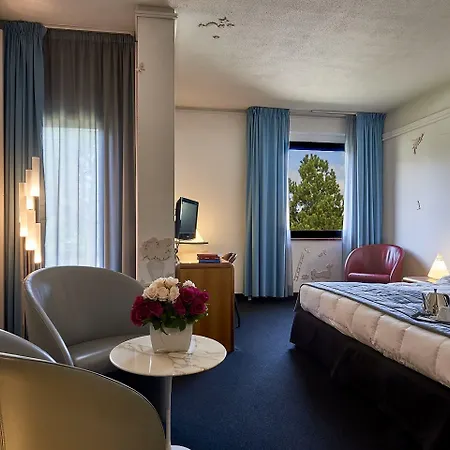Ξενοδοχείο Albornoz Palace 4*