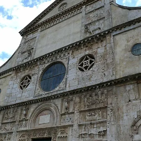 Hotel Albornoz Palace