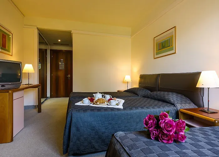 Hotel Albornoz Palace